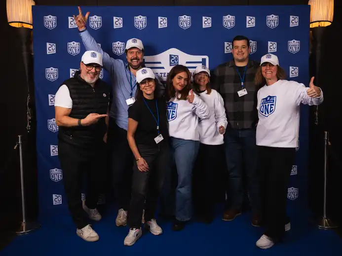 20 Minuten Cap Front- und Rücken-Stickerei Detail blaenk studio