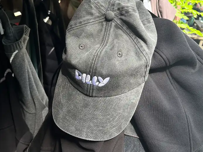 DillySocks Vintage Cap blaenk studio 01