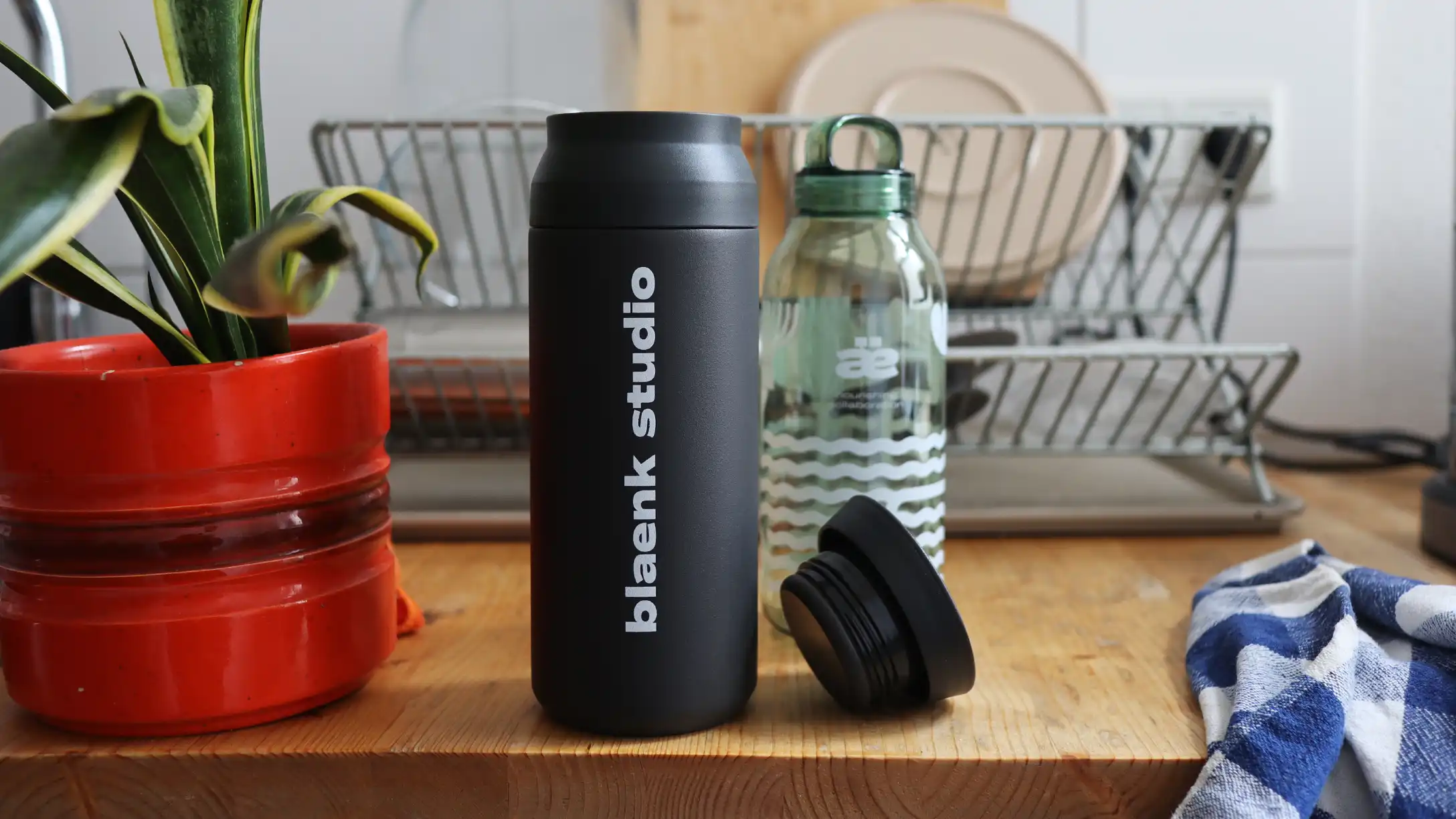 blaenk studio individuelle KINTO Wasserflasche Siebdruck Zürich